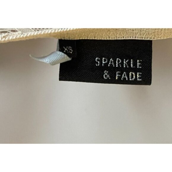 Sparkle & Fade Urban Outfitters Lace Cropped Top Size XXS - XS - Picture 3 of 3